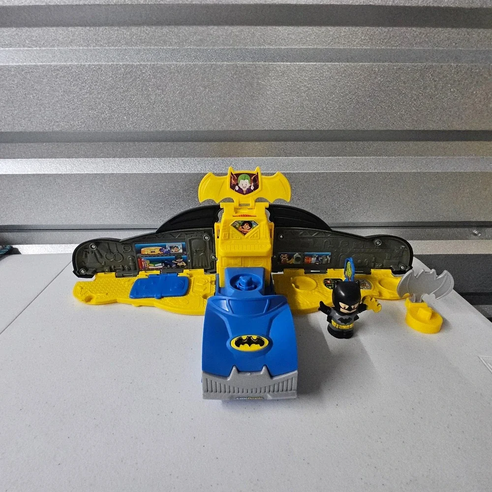 Fisher-Price Little People‎ Batmobile Transforming Playset Batman Car Toy